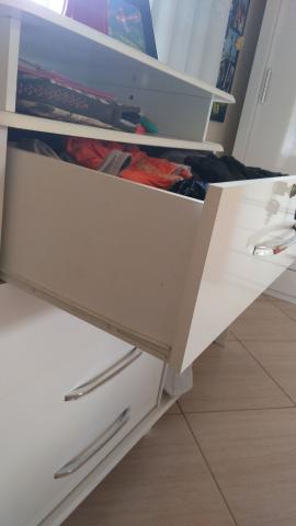 Cômoda com escrivaninha. - Foto 2
