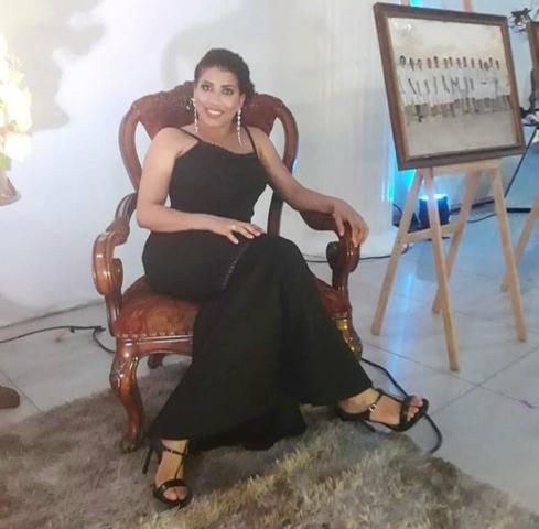 Vendo vestido de festa preto longo