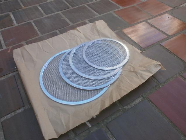 Tela para assar pizza tamanhos -35,40,45 e 50cm - novas