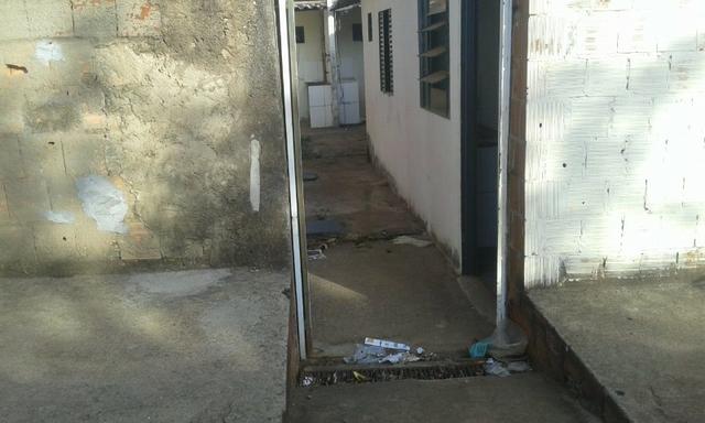 Casa mais duas quitinetes São Sebastiao - Foto 4