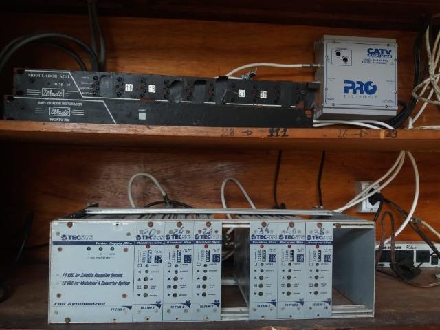 Barato!! Central de TV + Modulador + Amplificador - Foto 2