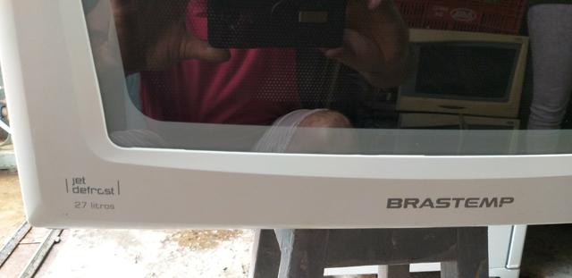 Micro ondas Brastemp 27L - Foto 2