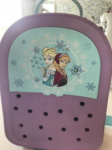 Lancheira da Frozen da crocs - Foto 2