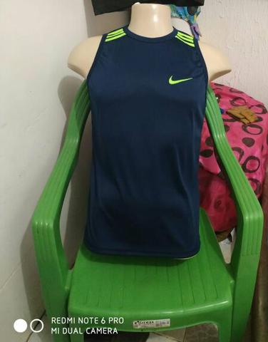 Camiseta masculina tamanho P
