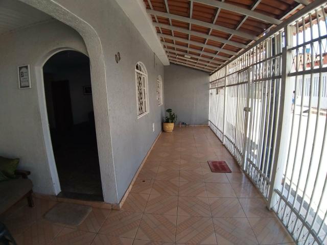 QNP 13 Excelente casa de esquina ótima para comércio BARATA - Foto 4