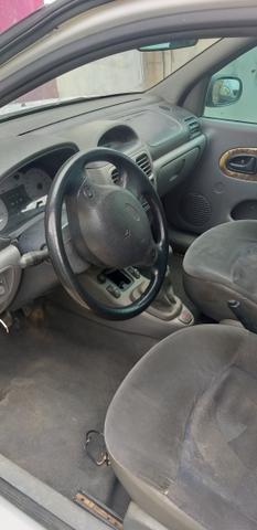 Renault Clio 1.0 - Foto 4