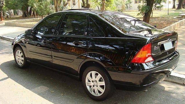 FORD FOCUS 1.6 GL SEDAN 8V FLEX 4P MANUAL
