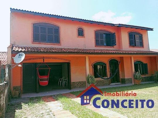 C06 - Belo sobrado em ótima região a 100 metros do mar
