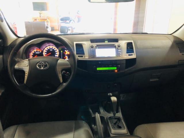 TOYOTA HILUX SRV (C.Dup) 4X4 3.0TB-IC 16v(N.Serie) - Foto 12