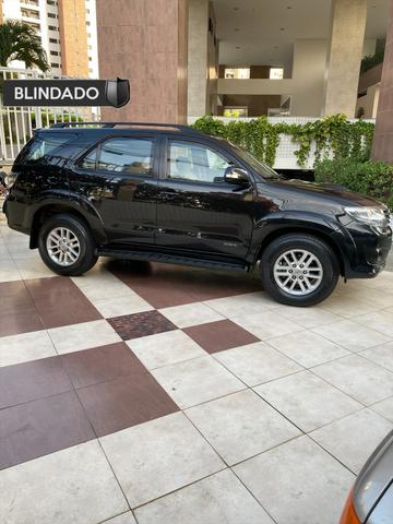 Toyota Hilux Sw4 7lugares BLINDADO - Foto 3