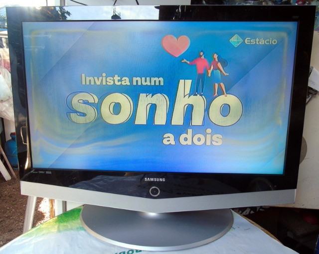 Samsung Tv Lcd 40 Polegadas com Mancha Na Tela - Foto 2