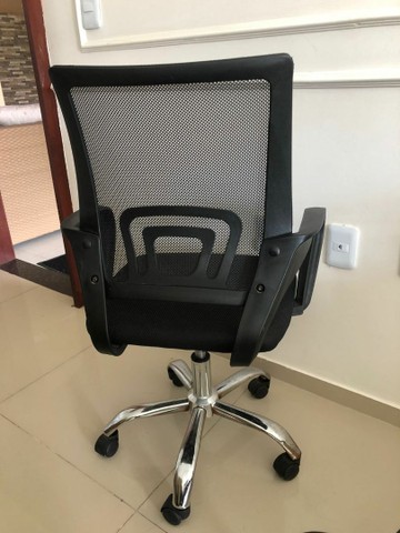 Cadeira de escritório nova