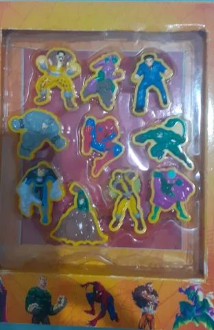 Livro Prenda e Aprenda do Homem-aranha com 10 miniaturas - Foto 3
