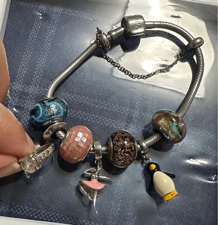 Pulseira Vivara Life com seis pingentes (sem pinguim) - Foto 2