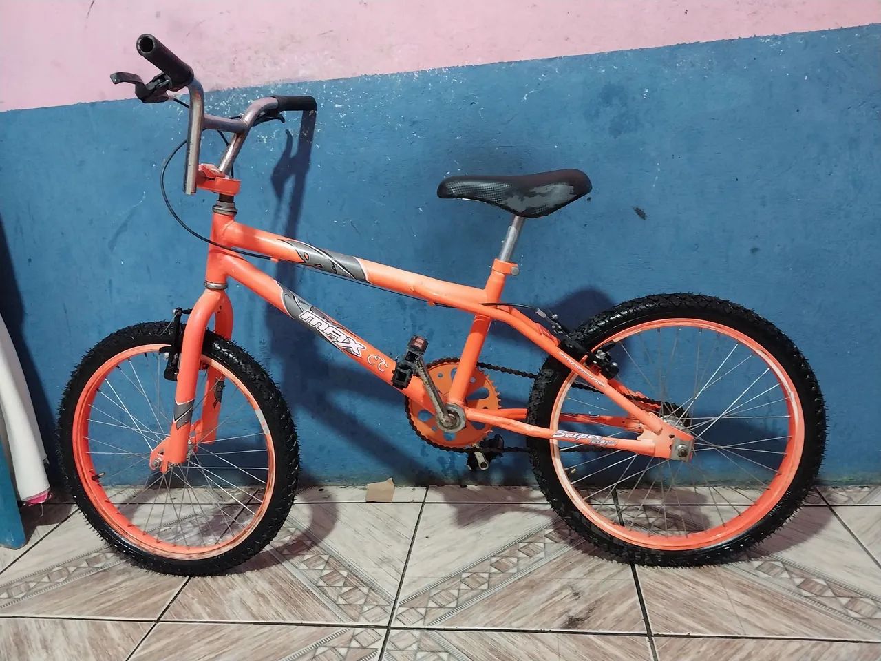 Bicicleta Cross aro 20 semi nova faço entrega  - Foto 3