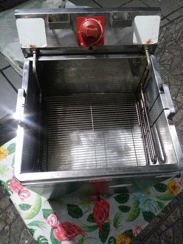 Fritadeira eletrica marchesoni  água e óleo usado 
