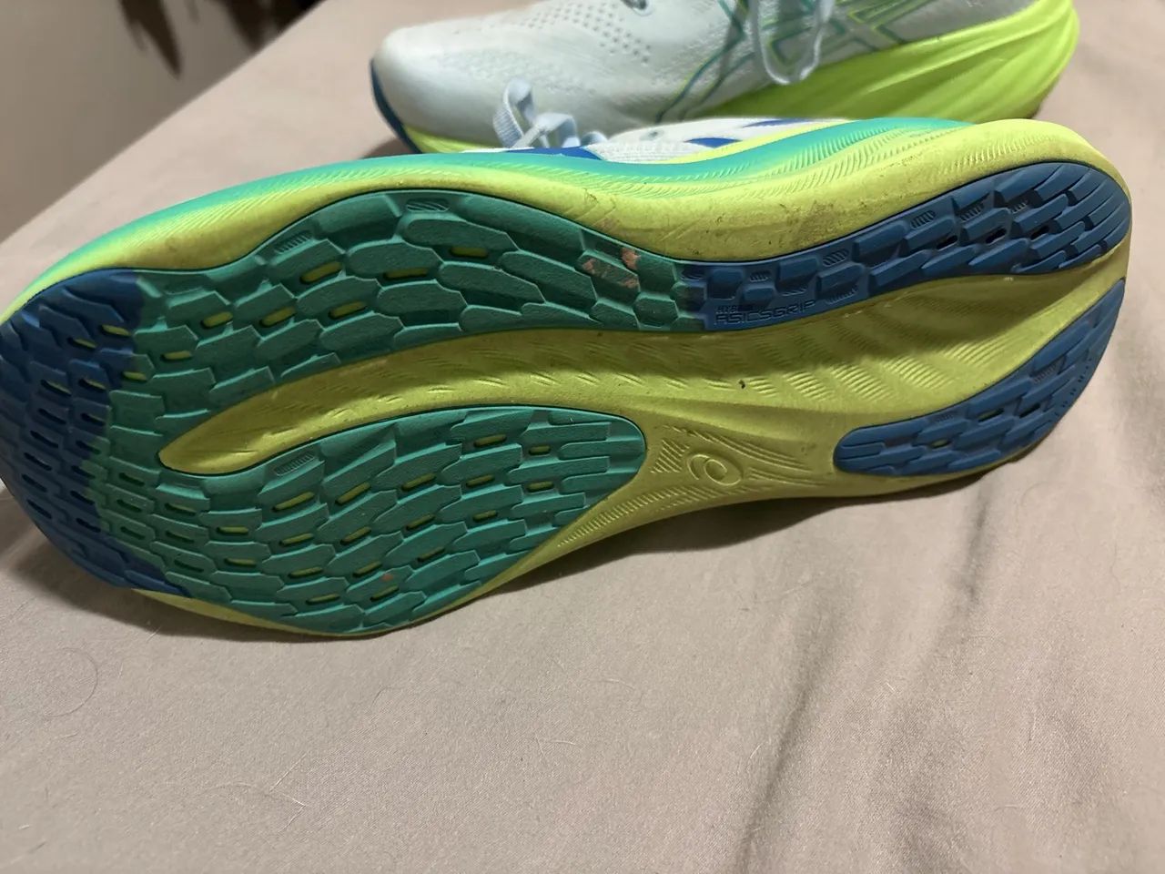 Tênis Asics Nimbus 26 / <30km rodados - Foto 2