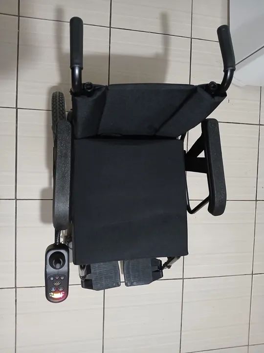 Cadeira de Rodas Freedom - Foto 5