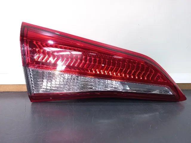 Lanterna Traseira Tampa Toyota Yaris Sedan 2019 2020 2021 2022