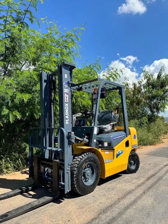 Empilhadeira Plasnox| Nova| 2.500kg| Diesel | Torre 3.5mts - Foto 3