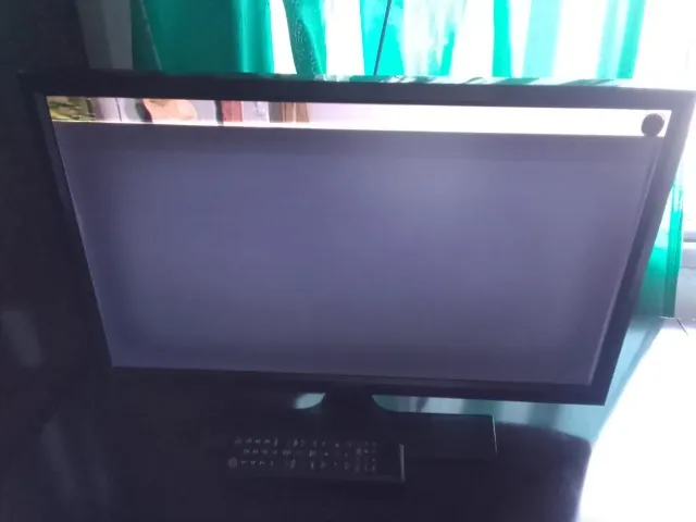 TV Led Samsung 22" com Defeito na Tela