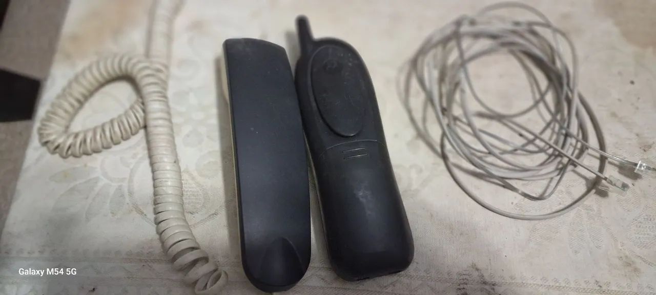 Telefone Fixo Sem Fio - Usado, não sei se funciona  esta sem a base 