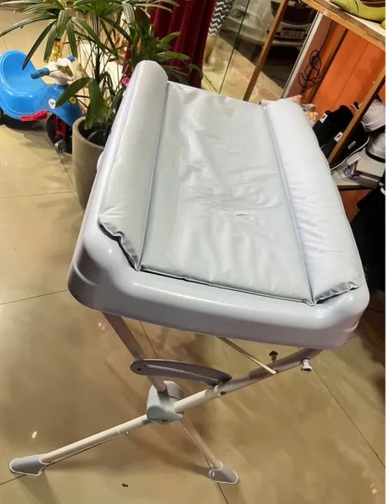 Trocador de bebê dobrável azul - Foto 3