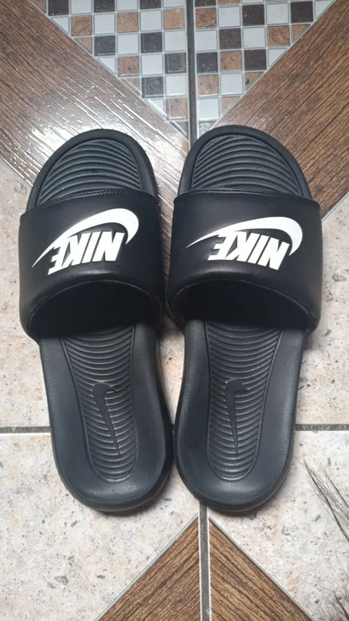 Chinelo Nike - Preto