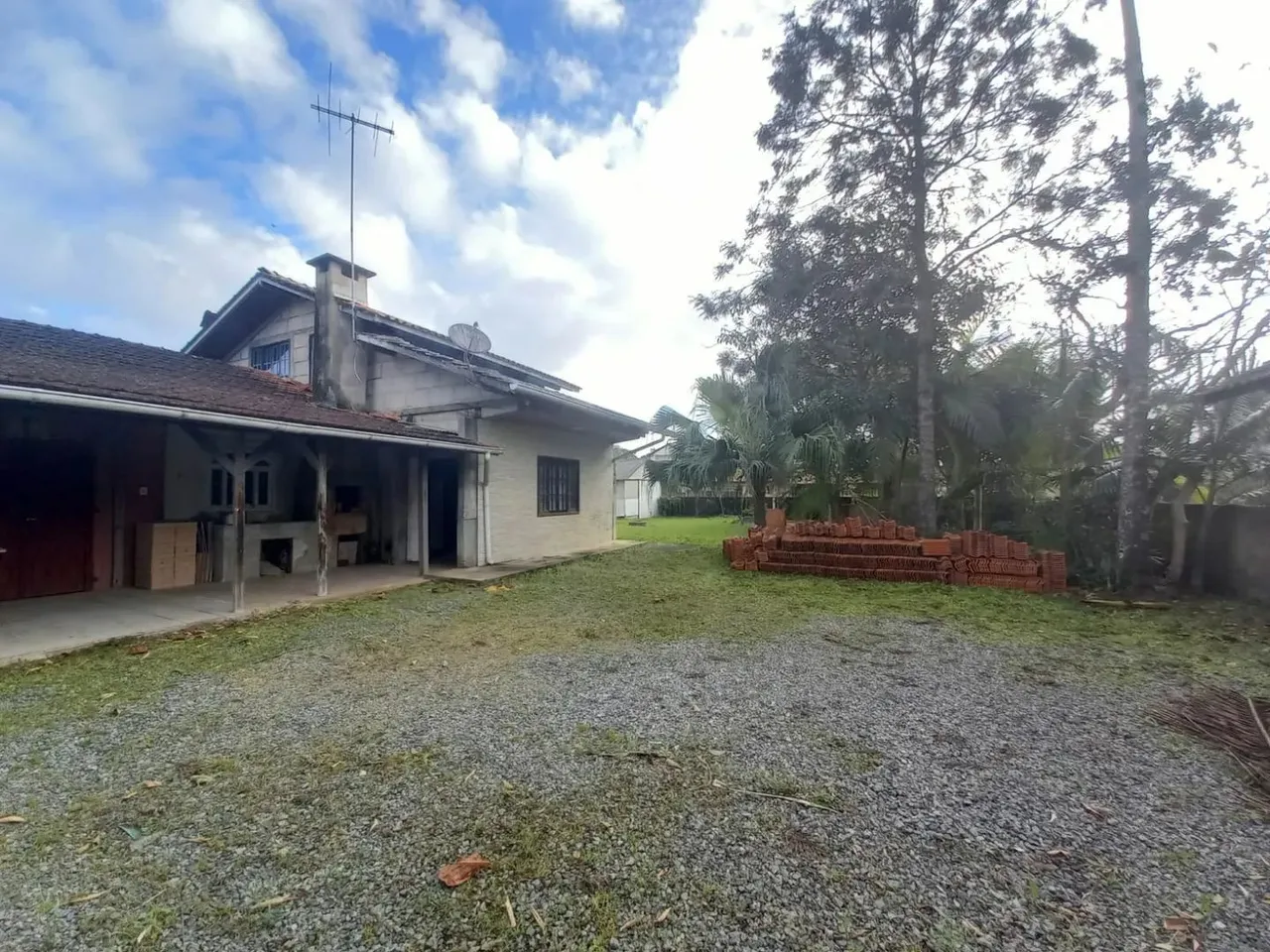 Casa em rua Alagoas - Costeira - Balneário Barra do Sul/SC