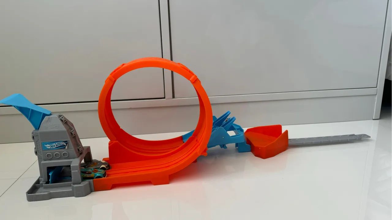 Pista Hot Wheels Loop e Carrinhos - Foto 2