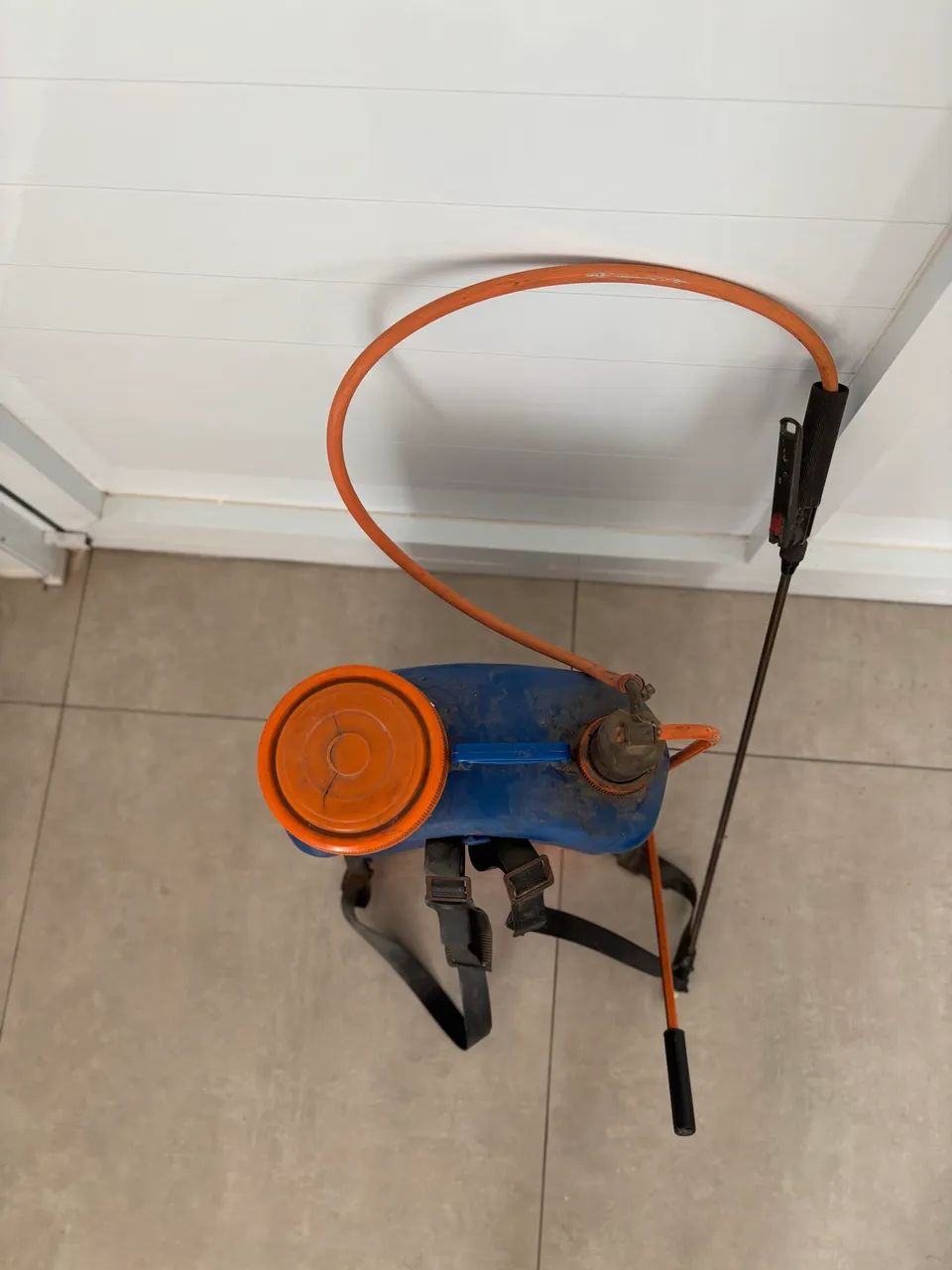 Vendo pulverizador costal manual marca JACTO 20 litros - Foto 2