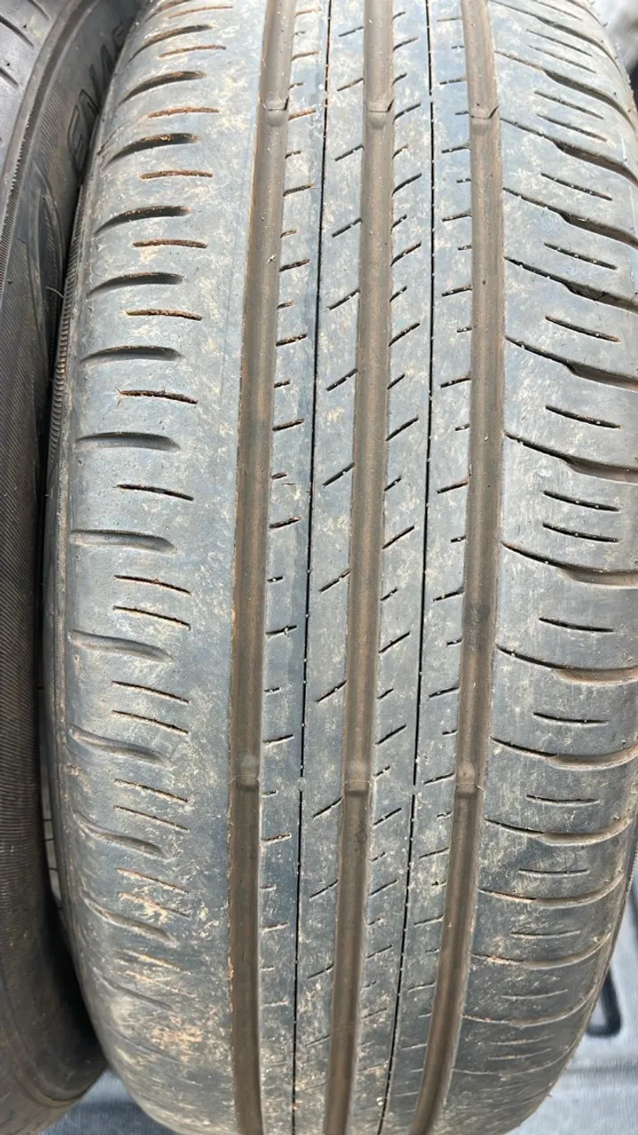 Pneu Dunlop 185/60 aro 15 90 % Vida util.