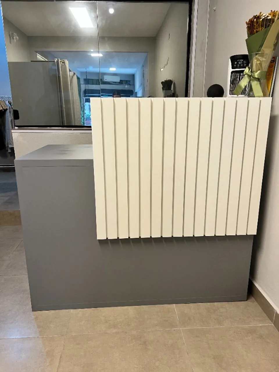 Balcão Caixa 100% MDF - 1 Gaveta + Prateleiras Internas - L130×P70cm