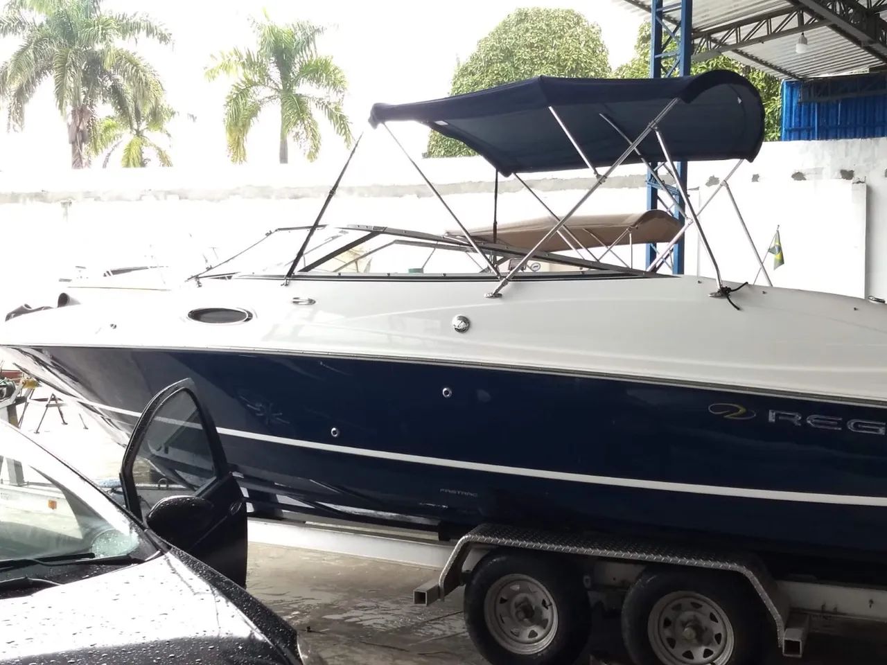 LANCHA EAGLE 24 pés (Azul e Branca) - Design Elegante e Conforto EM EXCELENTE ESTADO.  - Foto 4