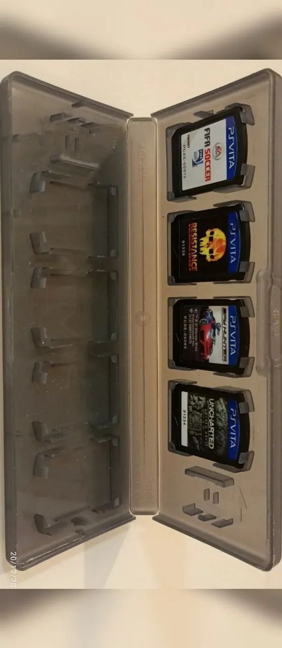 4 Jogos PS Vita - Uncharted, Spy Hunter, Resistance, FIFA Soccer - Foto 2