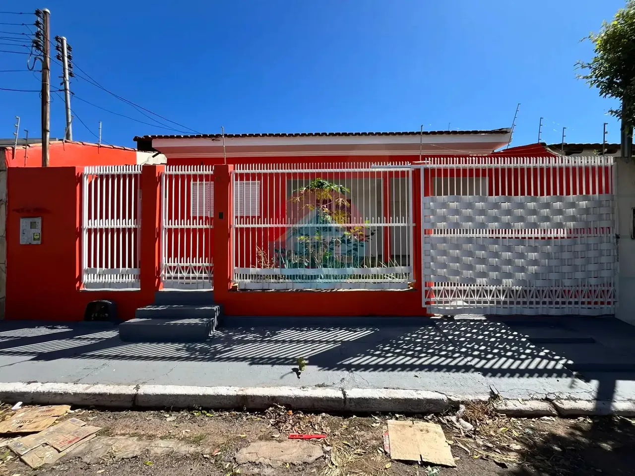 Excelente casa residencial localizada no bairro CPA 4, próxima ao mini estádio. codigo: 93