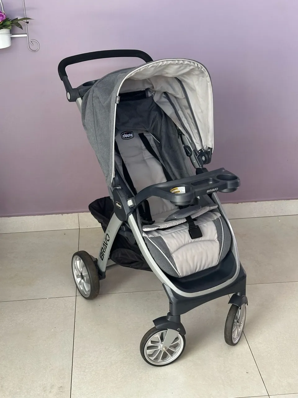 Carrinho de bebê Chicco Bravo
