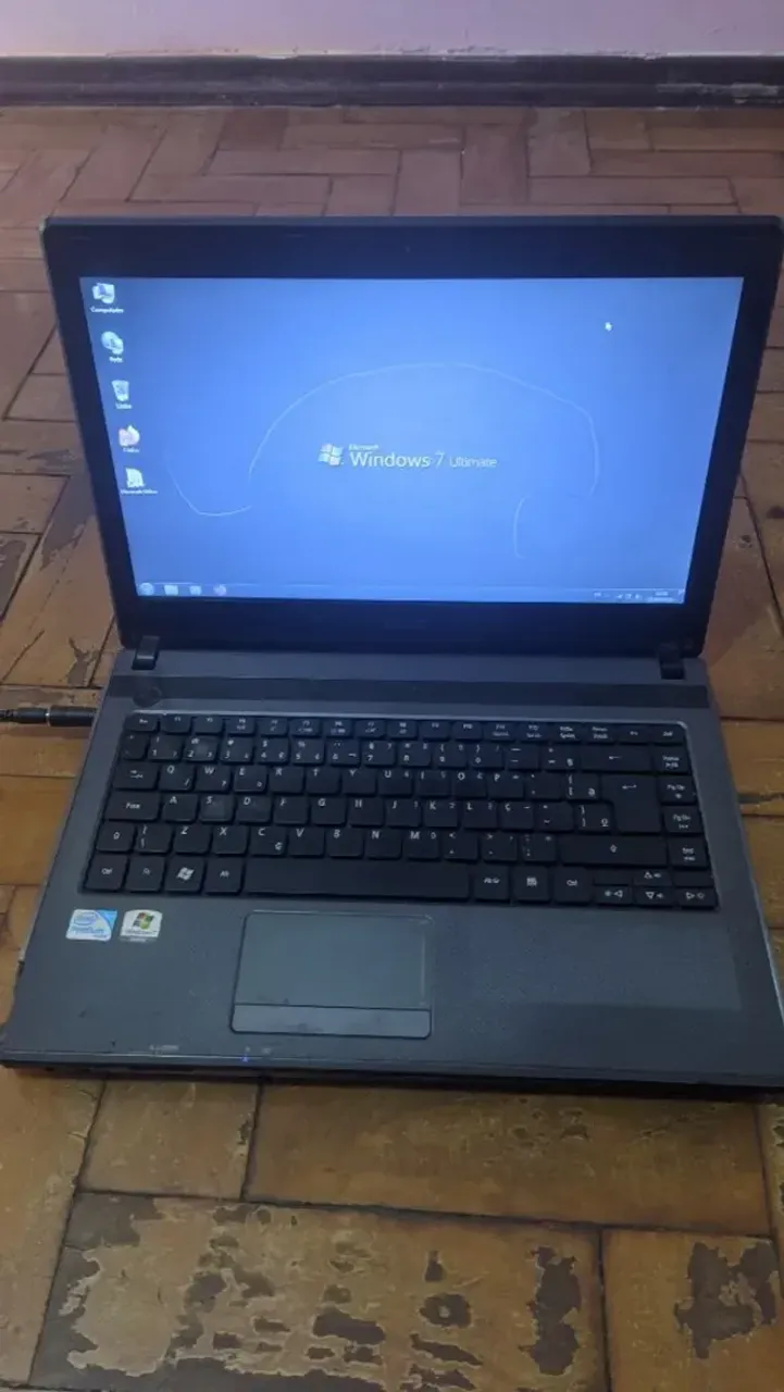 Notebook Acer i3 500 HD 4 de RAM