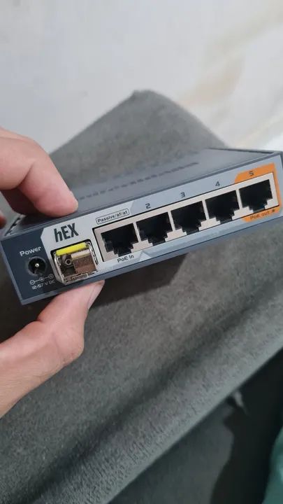 Mikrotik Gigabit Ethernet de 5 Portas - PoE