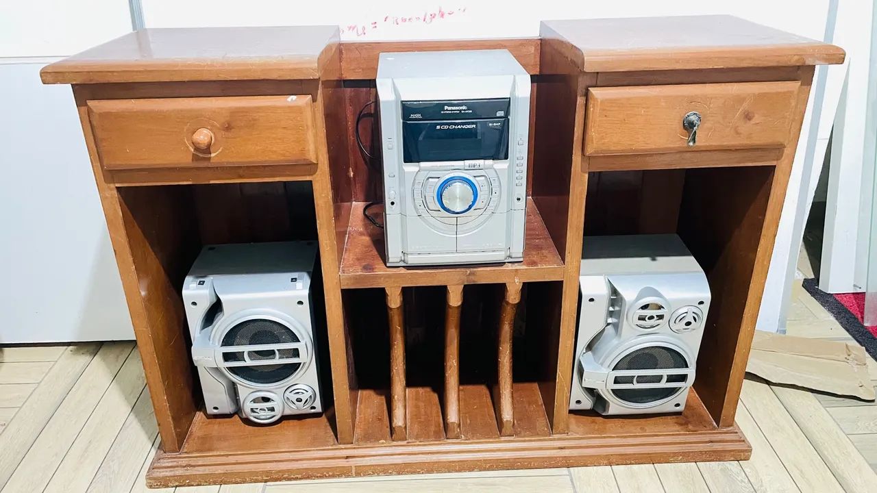 Rack de madeira 64962679851395120