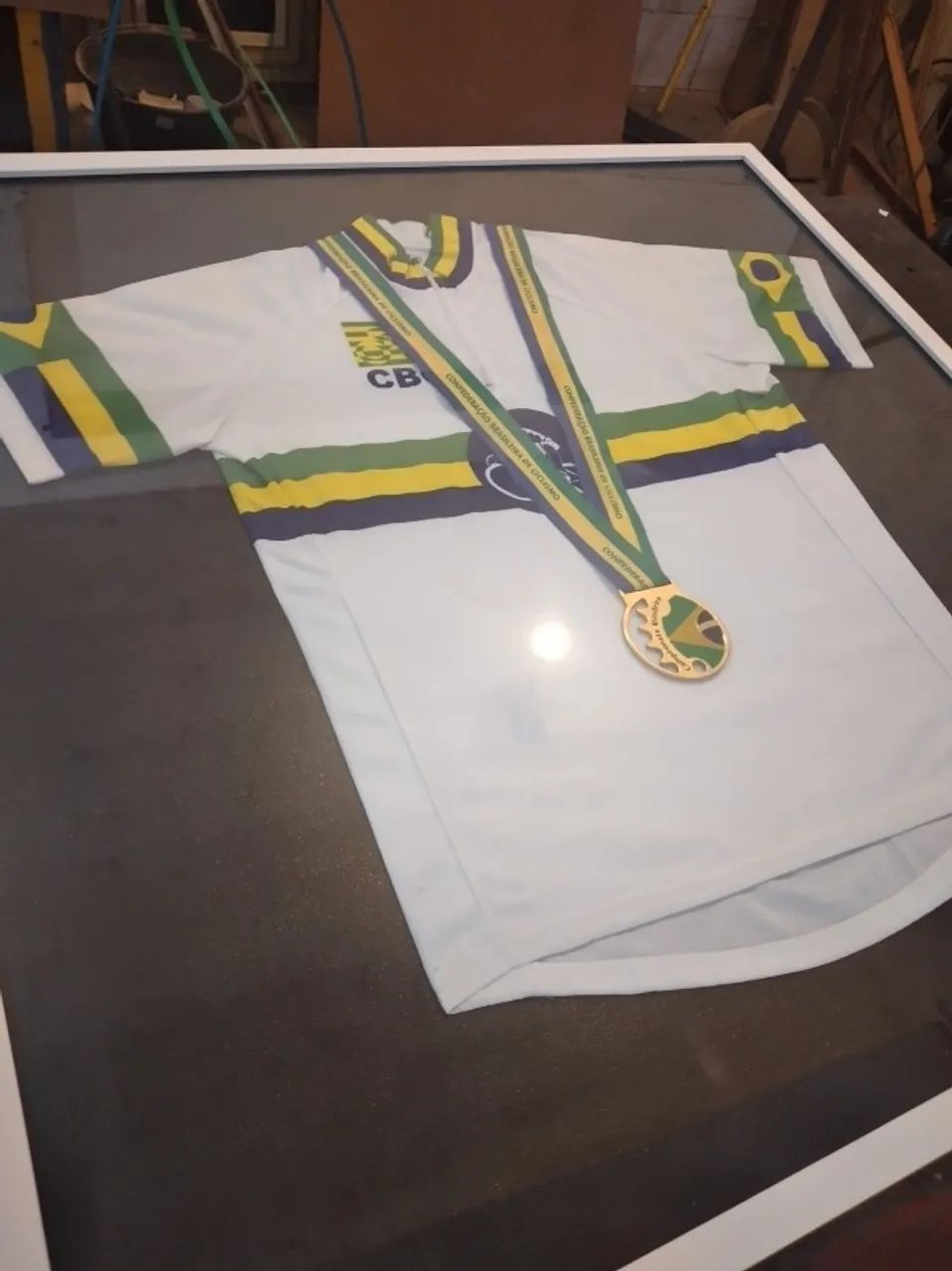 quadro porta camisa 85 x85 cm - Foto 3