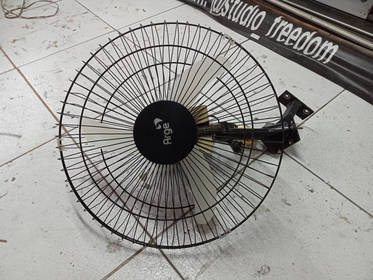Ventilador de Parede Arge 140W - Foto 2