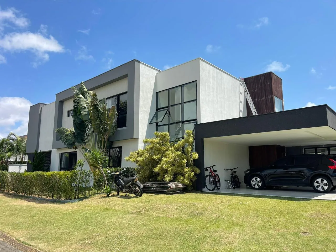Duplex Mobiliado com 6 Quartos em Condomínio Fechado Ponta Negra | 484 m²