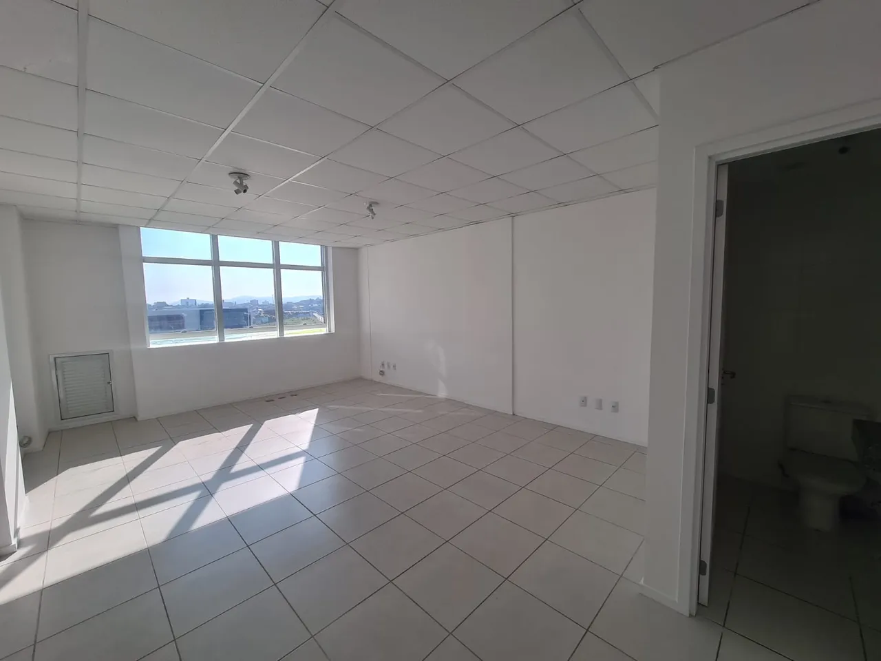 Sala comercial para locação de 37 m pronta para instalação! - Palhoça - SC