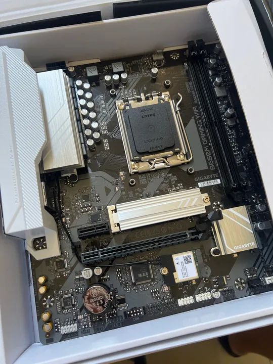 Placa-Mãe Gigabyte B650m plus Gaming Wifi