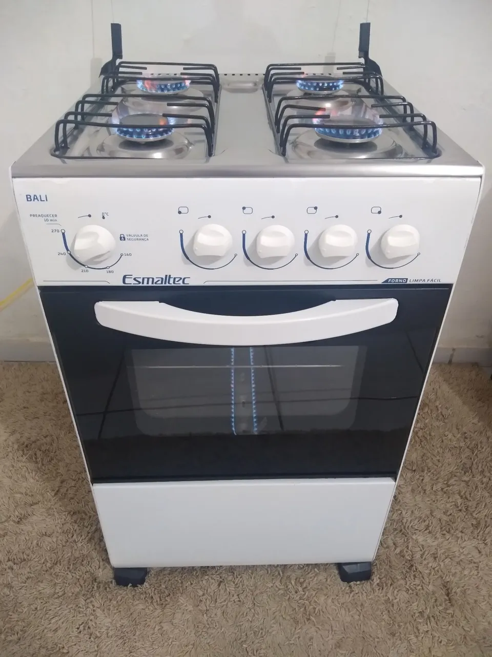 Fogão Esmaltec Bali 4 Bocas "POUCO TEMPO DE USO. " O FORNO ESTA NOVO "