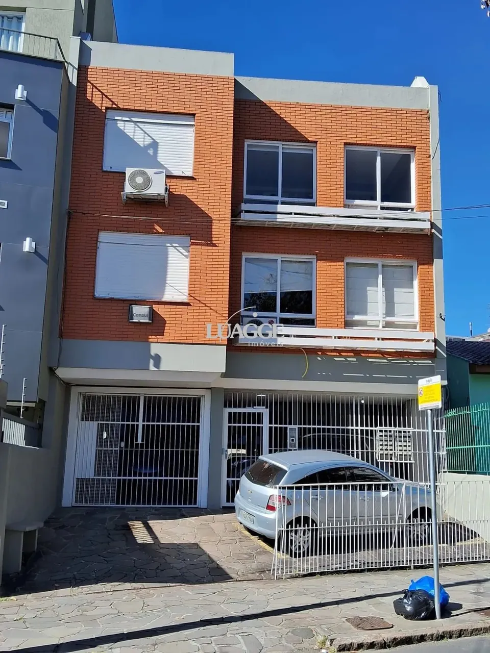 APARTAMENTO JK PARA LOCAÇÃO NO BAIRRO MENINO DEUS - PISO CERÂMICO - 01 VAGA DE ESTACIONAME