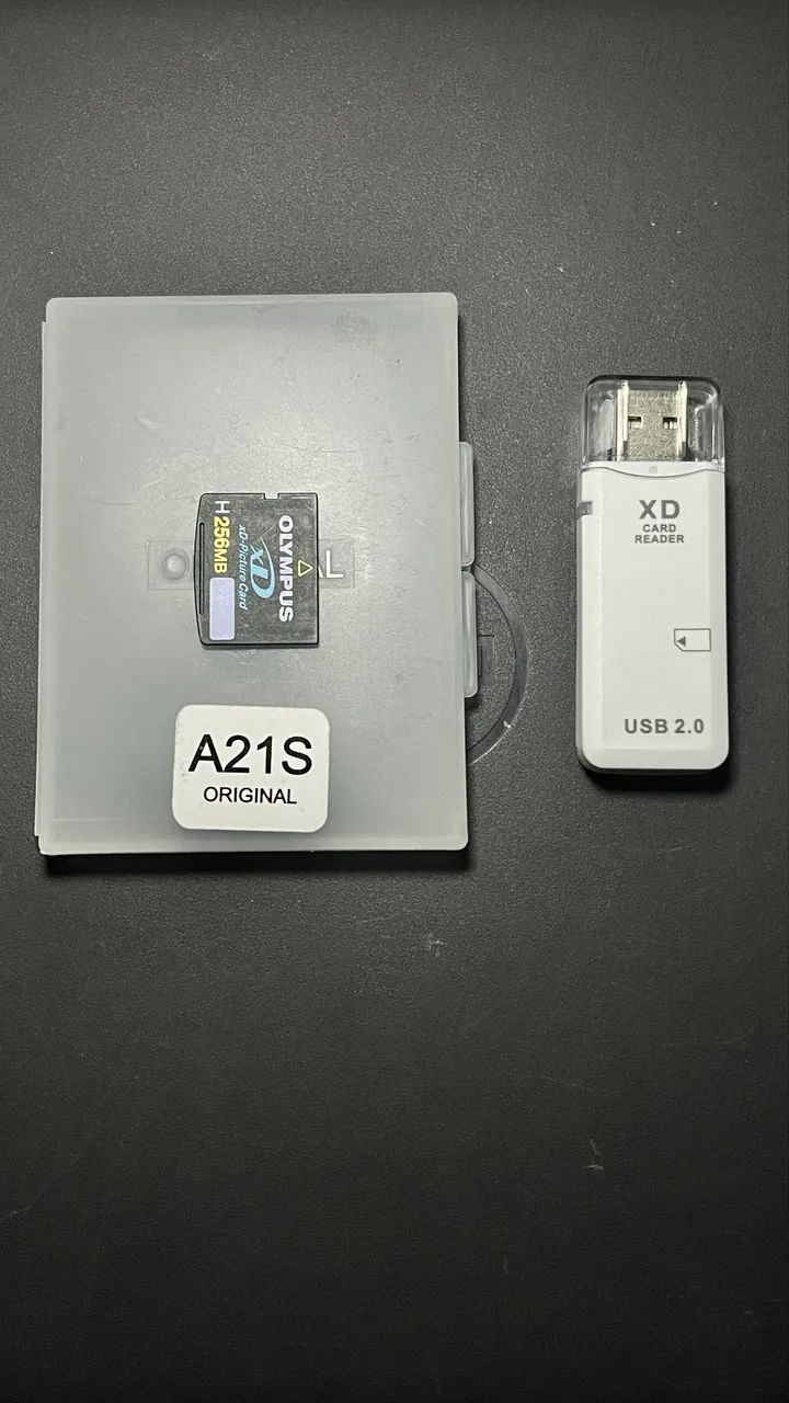 Cartão de memória XD e adaptador XD