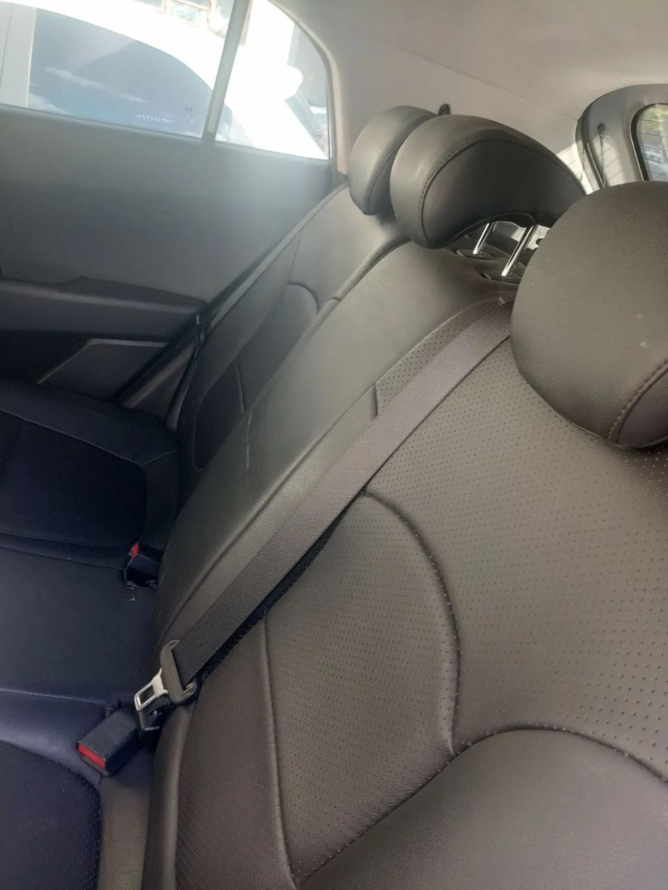 Vendo Creta excelente com BANCOS DE COURO  - Foto 5