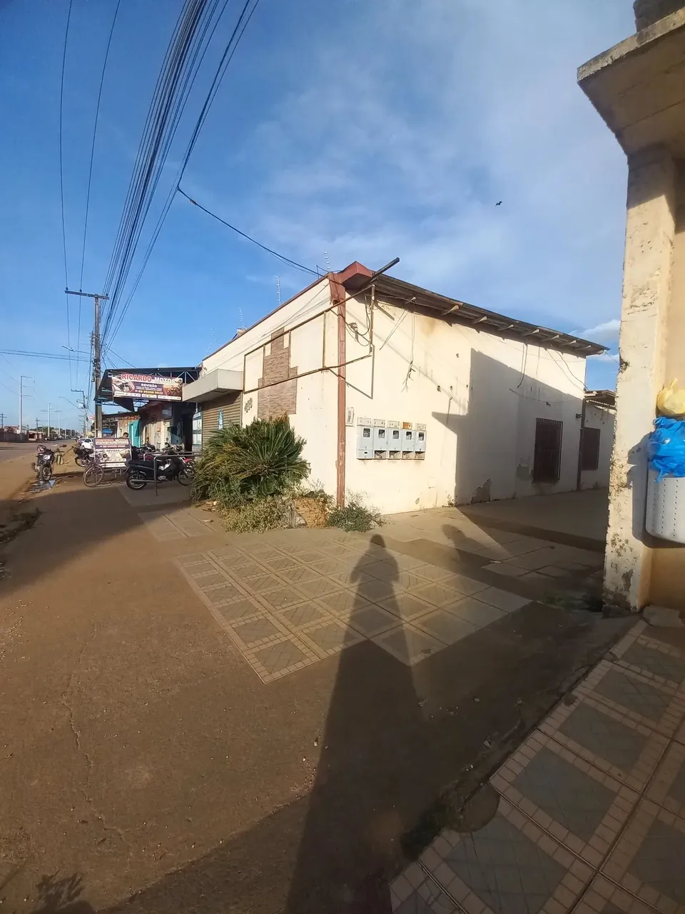 PONTO COMERCIAL LOCALIZADO NA RAIMUNDO CANTUÁRIA